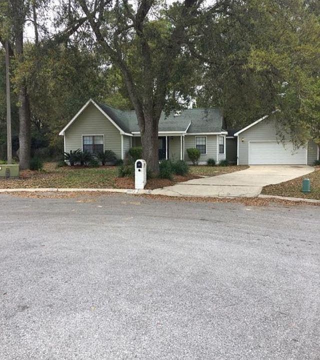 1st image of 10072 Foxrun Cir