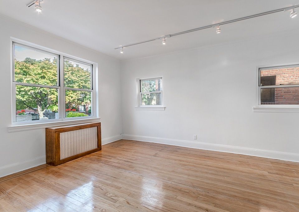 1st image of 3173 30th St