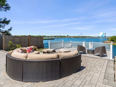 59 Memorial Dr, Salem, MA, 01970
