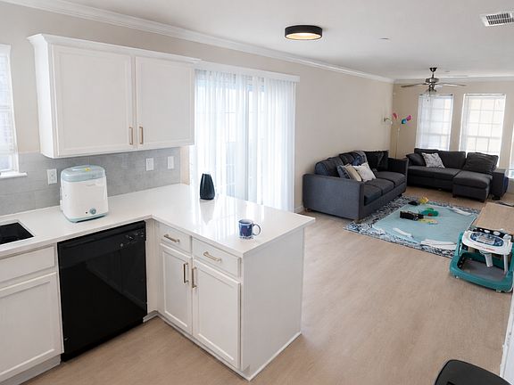 4th image of 611 Oriole Blvd APT 1904