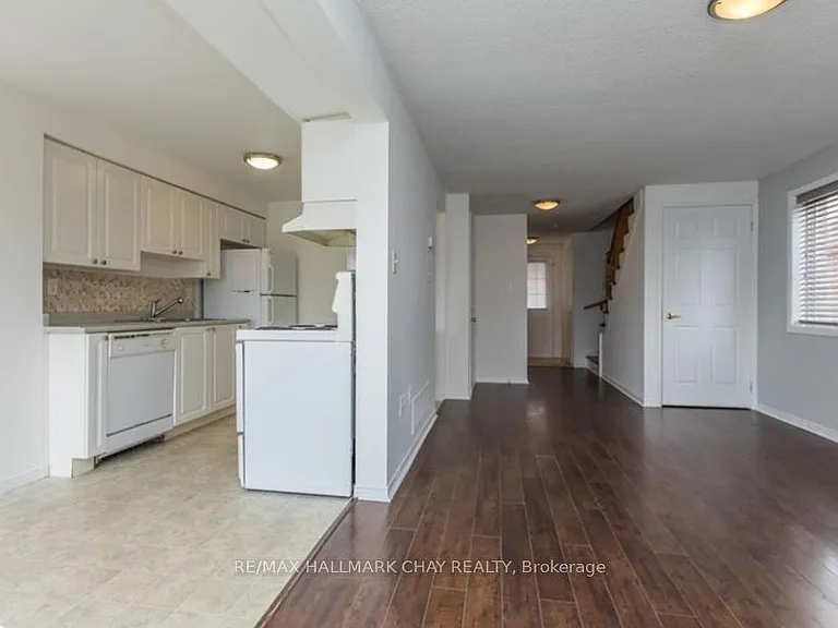 361 Dunsmore Ln — Photo 6