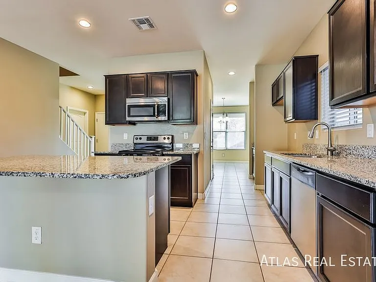 33256 N Jamie Ln — Photo 5