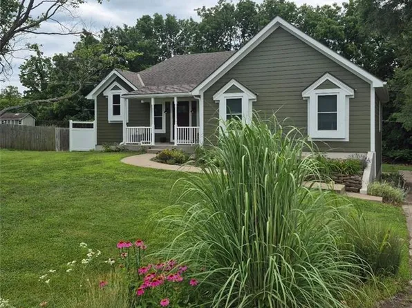 14969 Forest View Ct, Bonner Springs, KS 66012