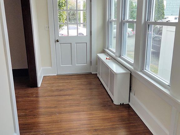 5th image of 923 Ellison Ave
