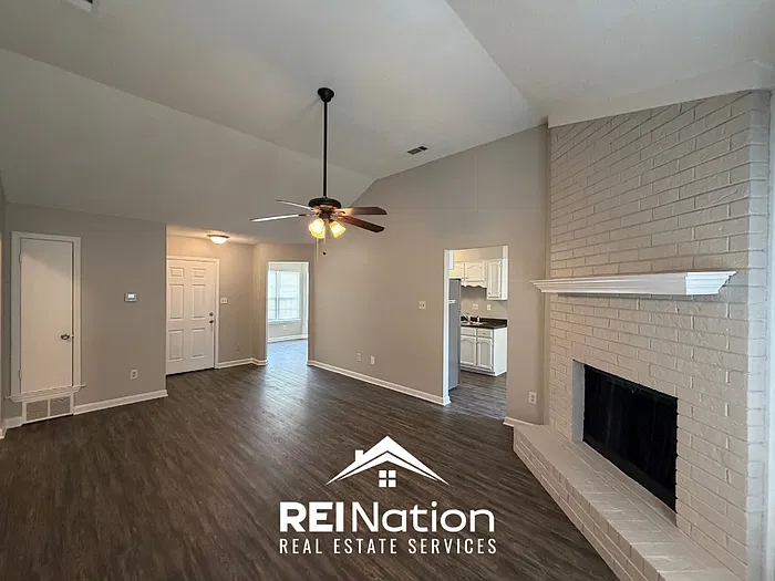 3 bed, 2.0 bath, 1461 sqft, $1,795 — Photo 3