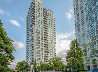 30 Harrison Garden Blvd #1210, Toronto, ON M2N 2T3
