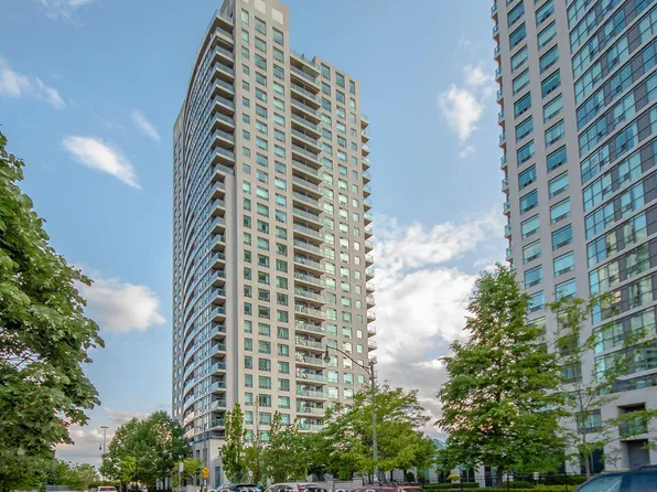 30 Harrison Garden Blvd #1210, Toronto, ON M2N 2T3