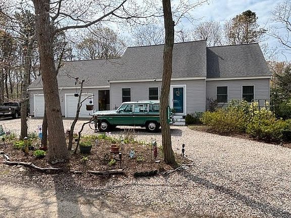 3rd image of 2560 Nauset Rd