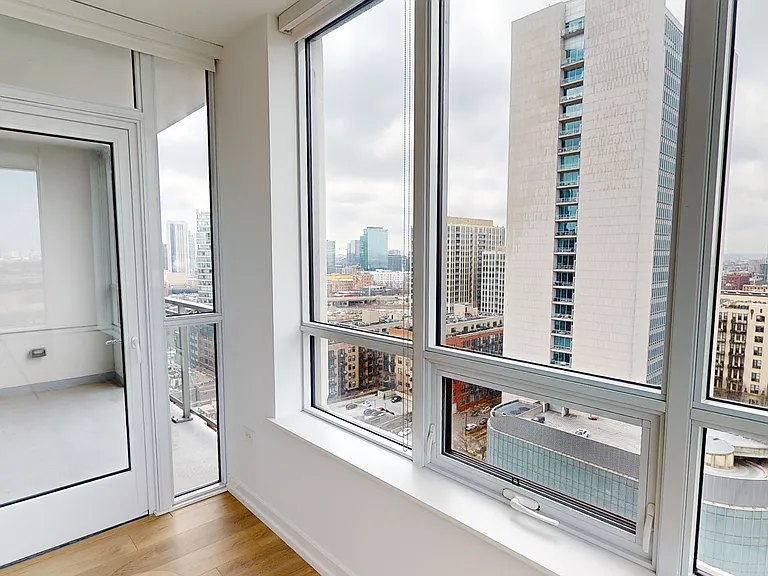 447 W Chicago Ave #1804 — Photo 3
