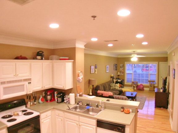 5th image of 101 Wood Lake Dr Unit 409