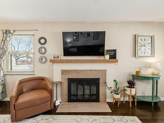 5th image of 1489 Westminster Dr