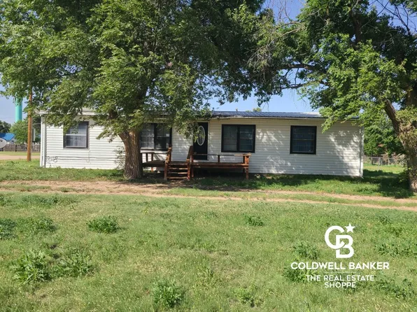300 Piute Ave, Satanta, KS 67870