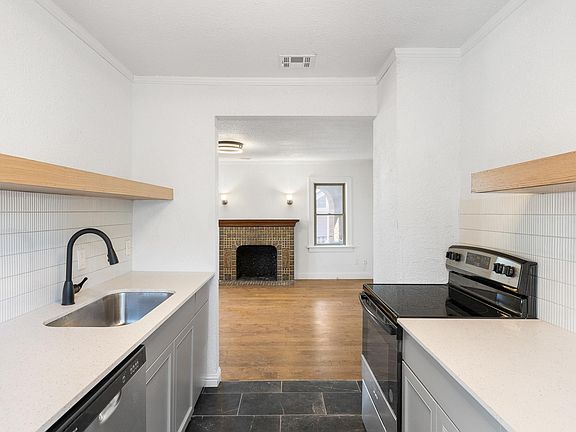 4th image of 426 NW 25th St APT 5