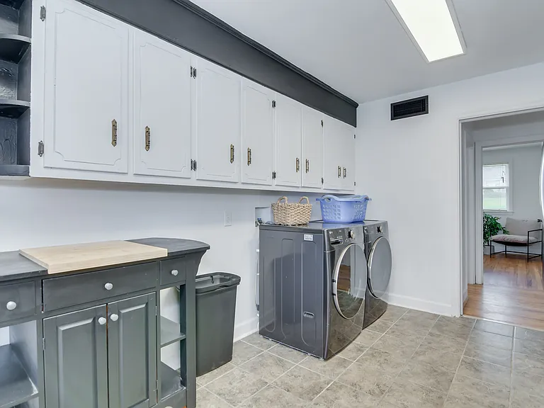 822 W Woodlawn Ave — Photo 11