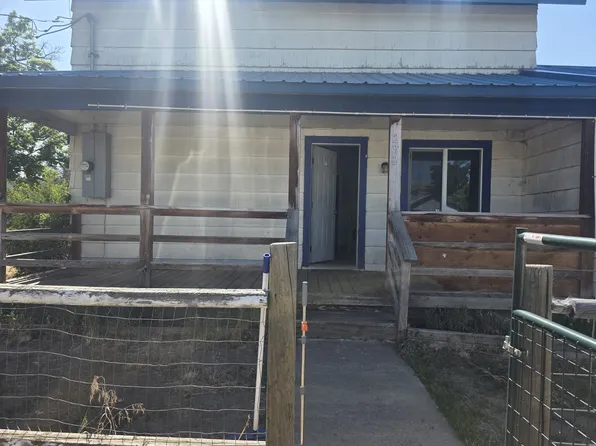 292 S 9th Ave, Elgin, OR 97827