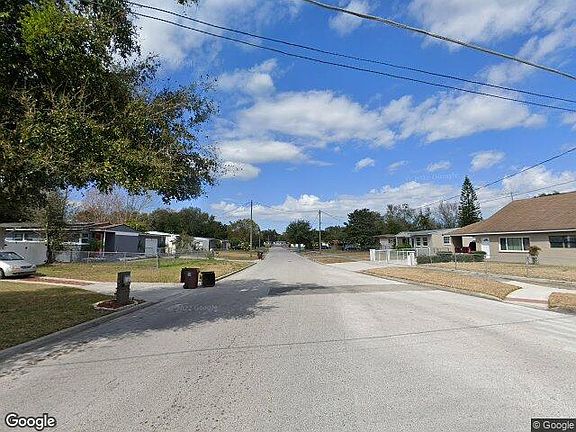 Exterior Neighborhood (street photo)