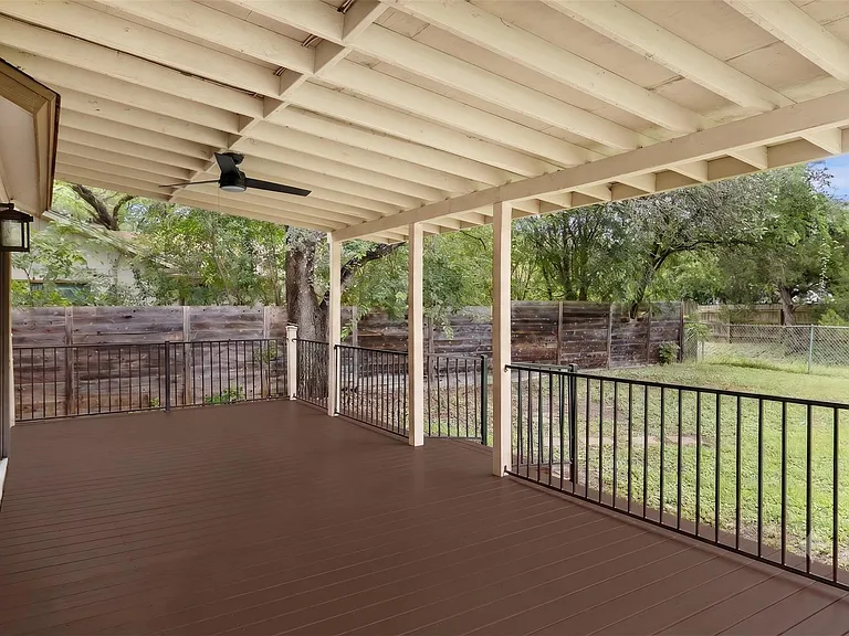 8905 Bridgewood Trl — Photo 36