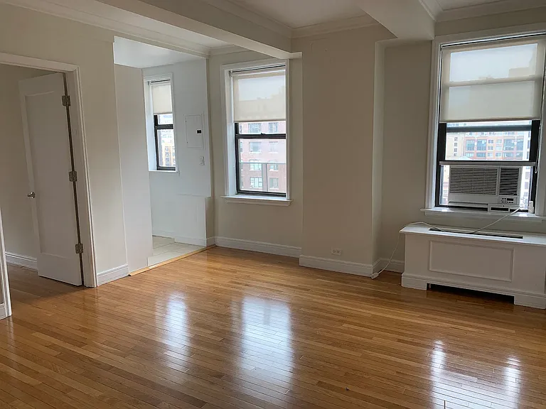 210 W 70th St #1602 — Photo 2
