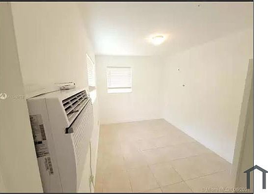 4th image of 2475 NE 136th Ter
