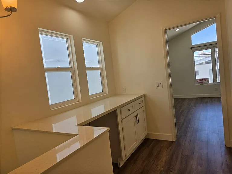 1812 W Balboa Blvd — Photo 3