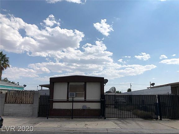 2nd image of 3853 Pecan Ln
