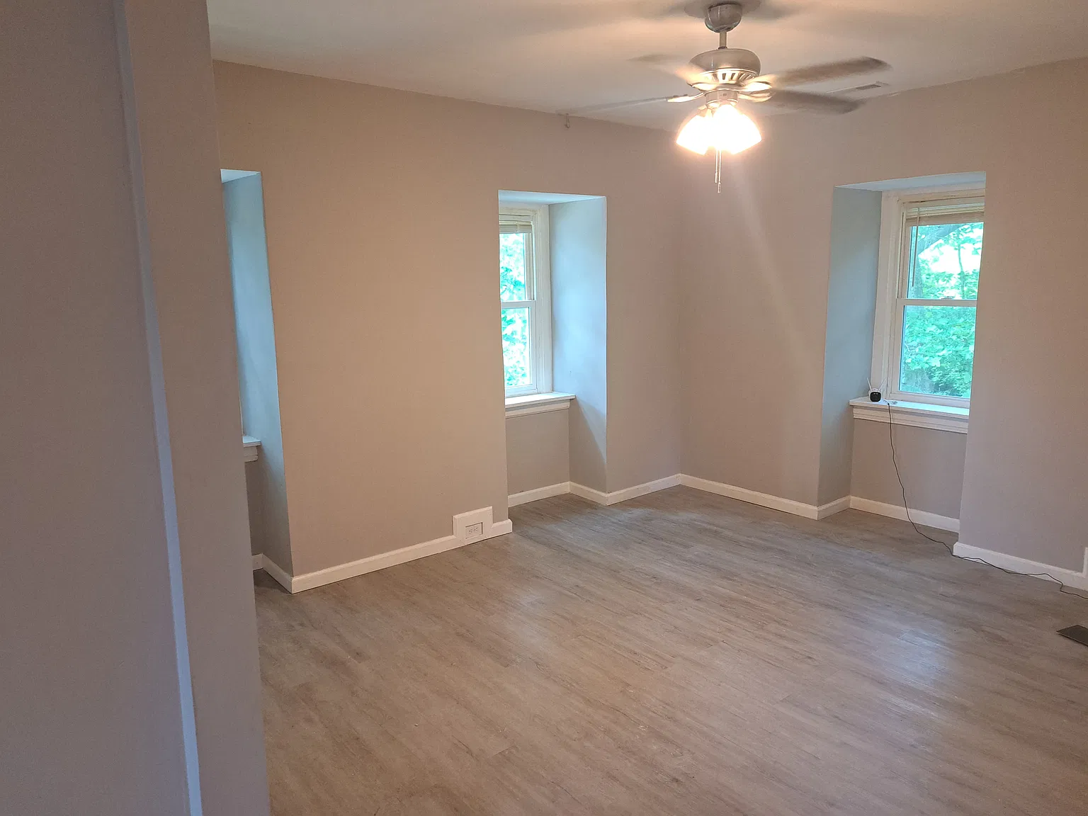 2 bed, 1200 sqft, $1,800 — Photo 3
