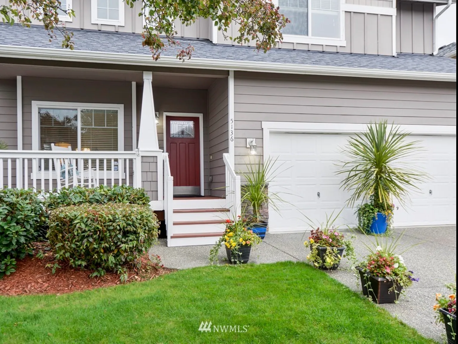 5 bed, 3.5 bath, 2409 sqft, $4,440 — Photo 2