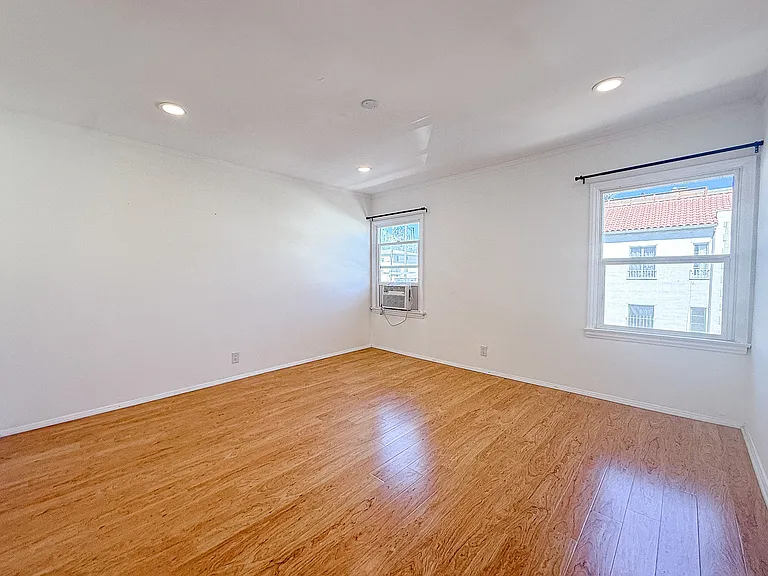 7652 Hollywood Blvd #3 — Photo 14