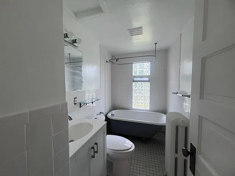 748 Crescent St NE — Photo 12