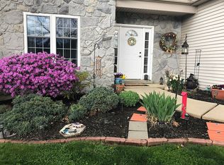 527 Waterside Cir, Lebanon, PA 17042