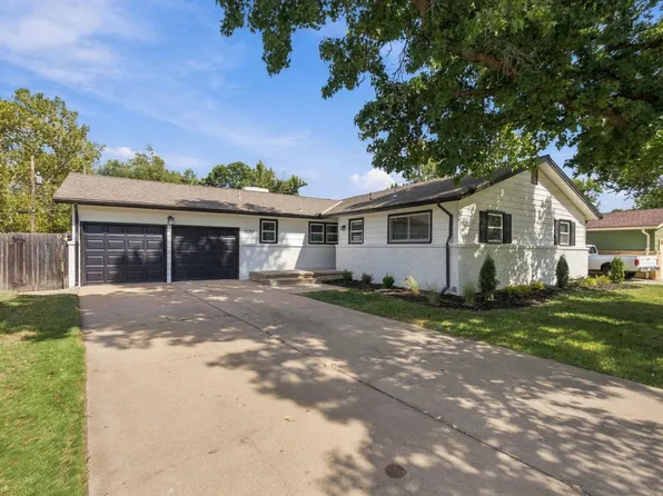 1020 N Brookfield Ln, Wichita, KS 67206