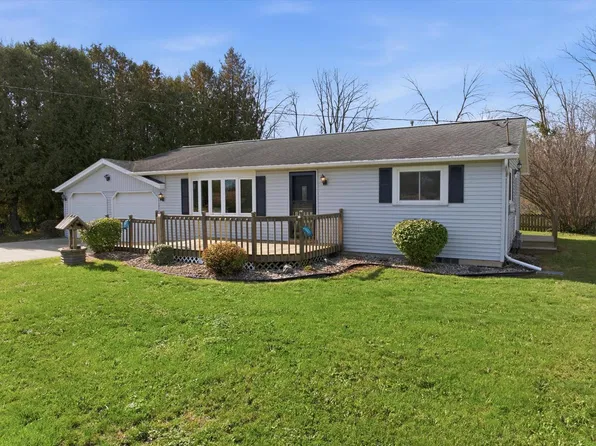 1324 S Alverno ROAD, Manitowoc, WI 54220
