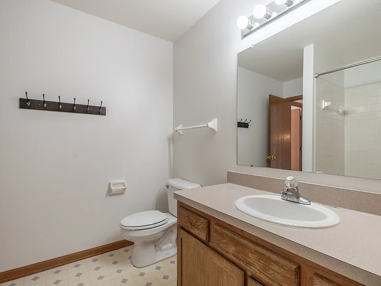 240 Richards Dr — Photo 27