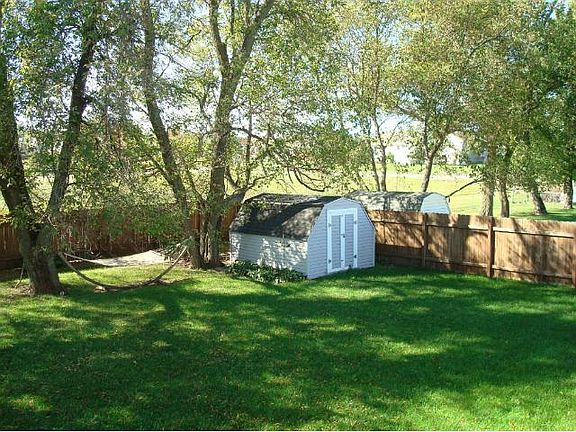 5th image of 1009 Lacy Ln