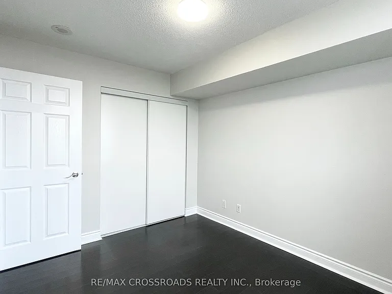 25 Greenview Ave #2028 — Photo 18