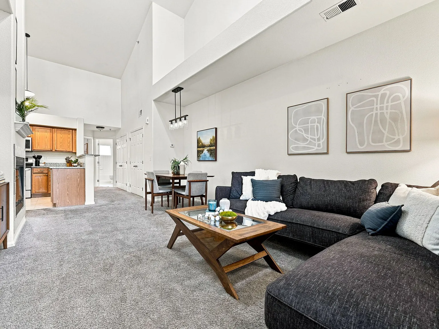 2 bed, 964 sqft, $2,150 — Photo 4