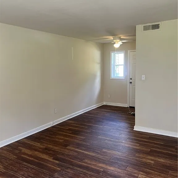 202 Monticello Dr — Photo 2