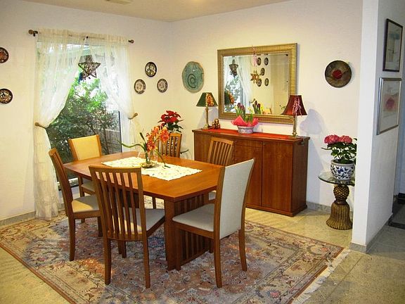 Light and bright breakfast room.