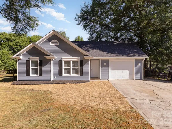 14806 Karina Falls Ct, Charlotte, NC 28273