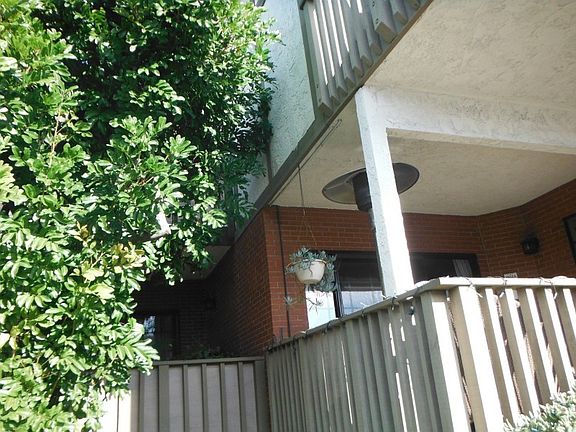 3rd image of 324 N Catalina Ave APT 3
