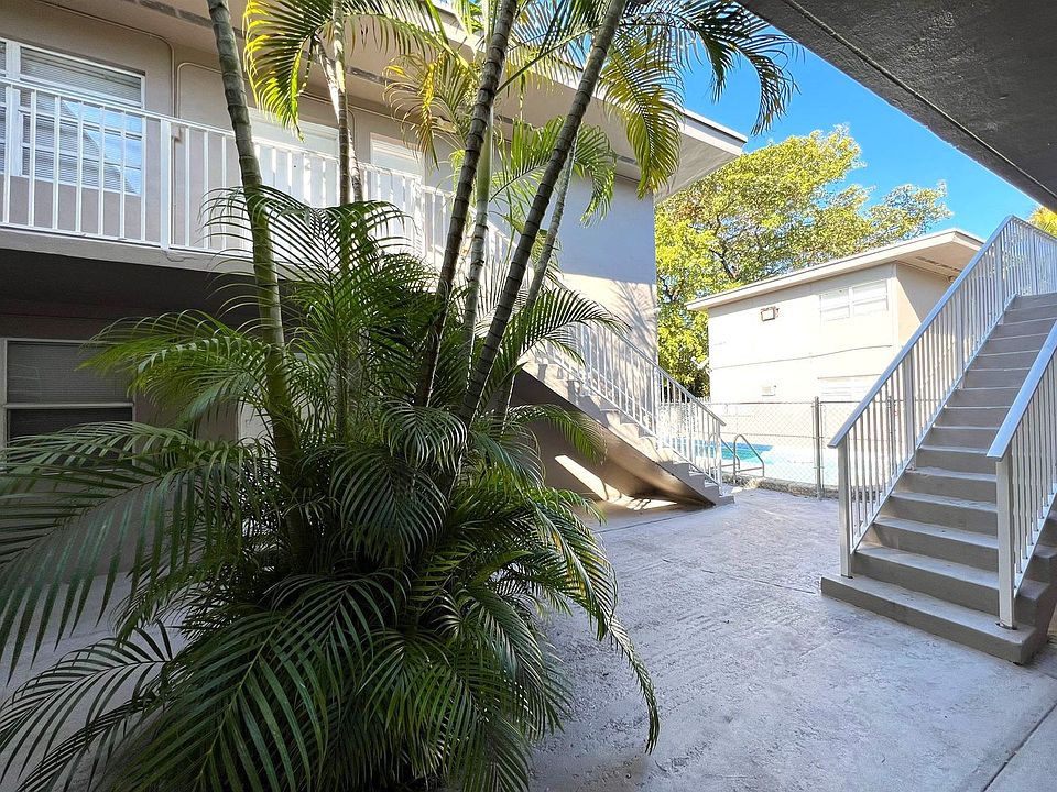 1st image of 17031 NE 21st Ave APT 4