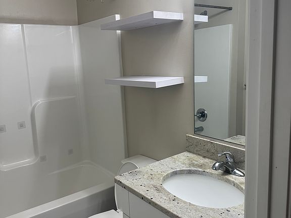 4th image of 250 Woodberry Dr