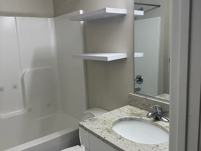 250 Woodberry Dr — Photo 4