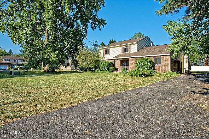 3rd image of 2217 Lynnwood Drive