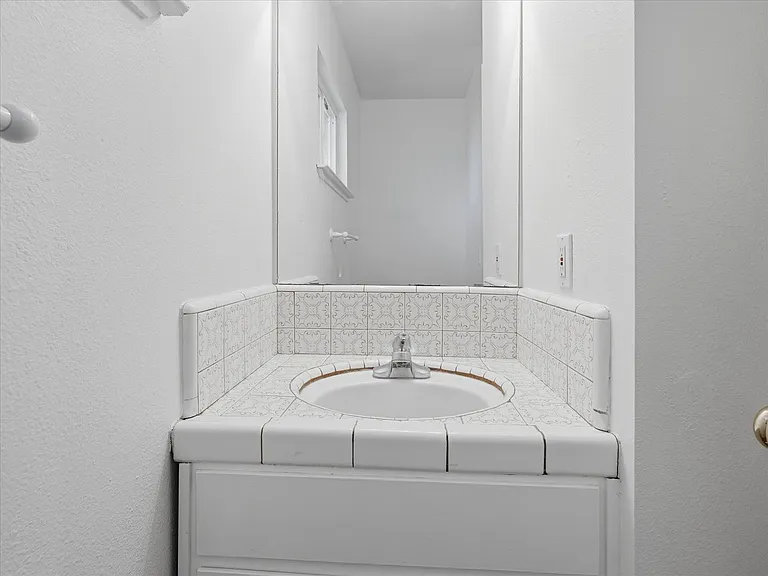 2224 N Bethel Ave — Photo 34