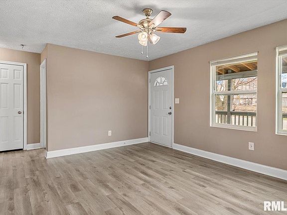 4th image of 1050 N 19th St