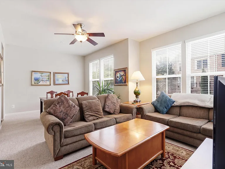 42476 Regal Wood Dr — Photo 10