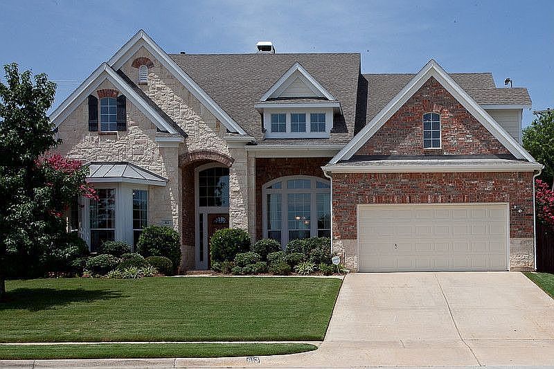 1st image of 813 Water Oak Dr