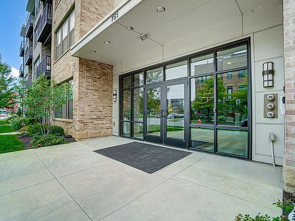 2nd image of 751 N 6th St Unit 302