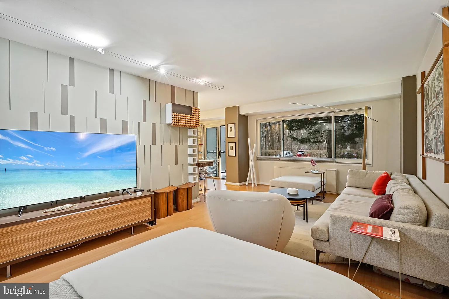 4201 Cathedral Ave NW APT T11e photo 1